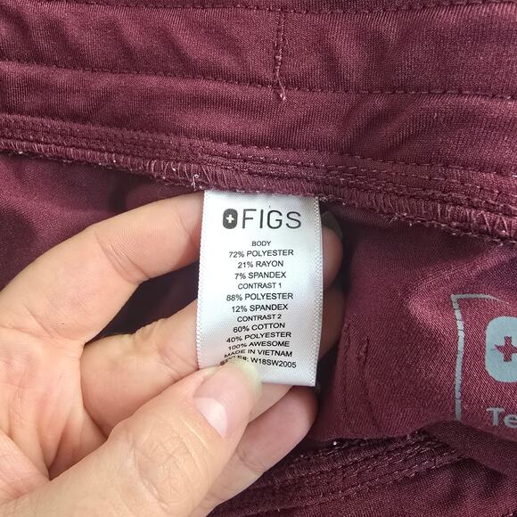 Figs Burgundy Scrub Set - Picture 9 of 11